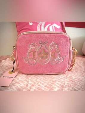 Brand new with tags Juicy Couture Pink Crossbody/Camera bag ft. Gold hardware